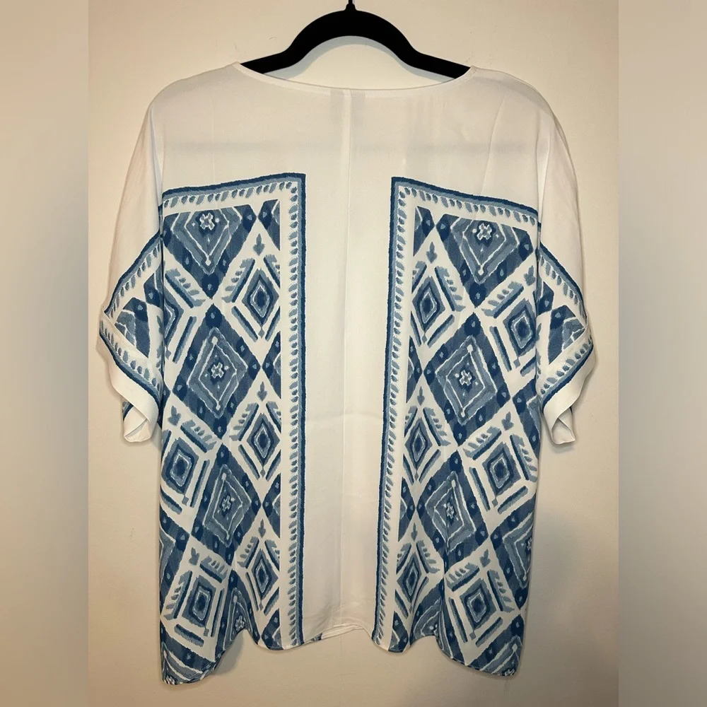 Chico’s Satin Short Sleeve V Neck Top Size 3 Pullover Color White/Blue
